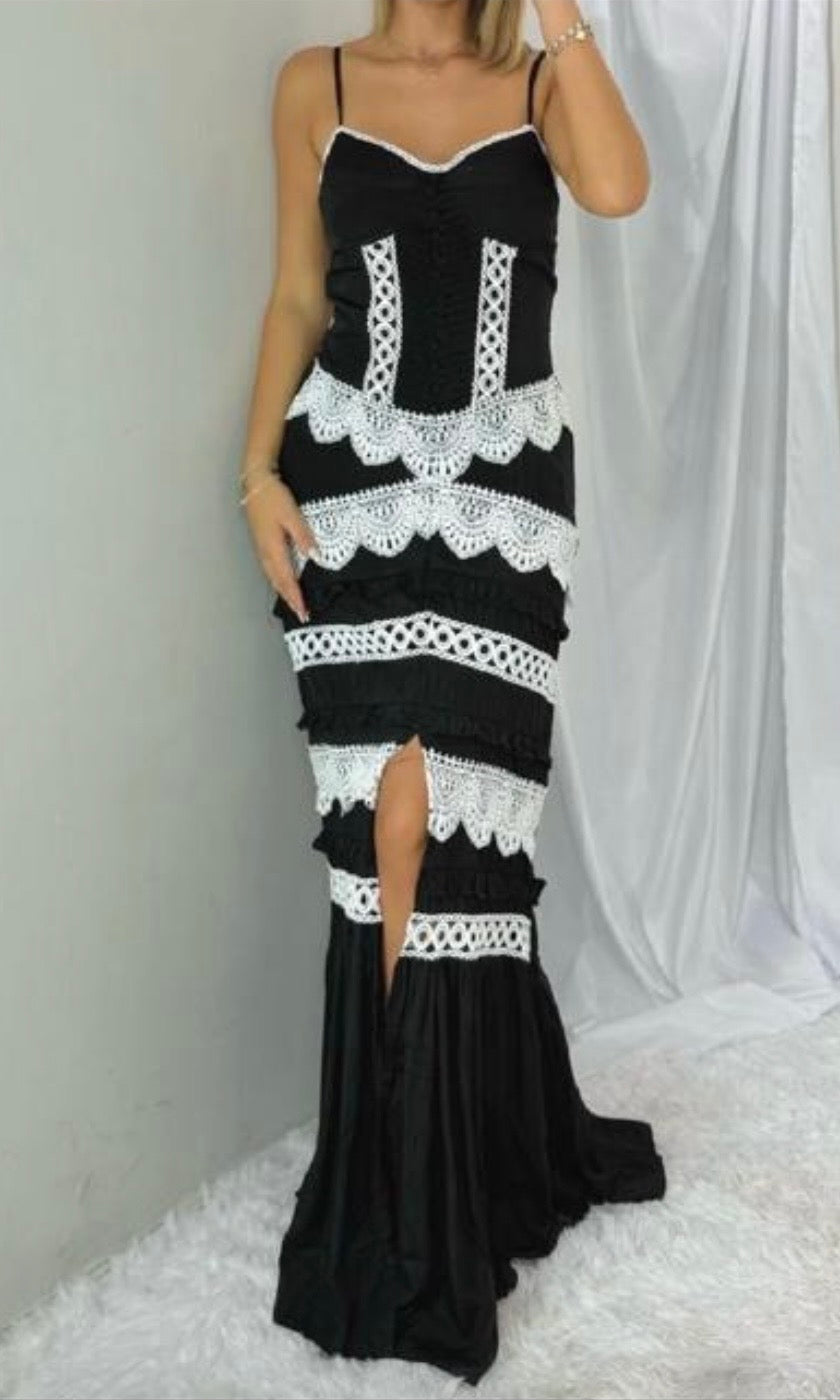 ROBE LAYALI