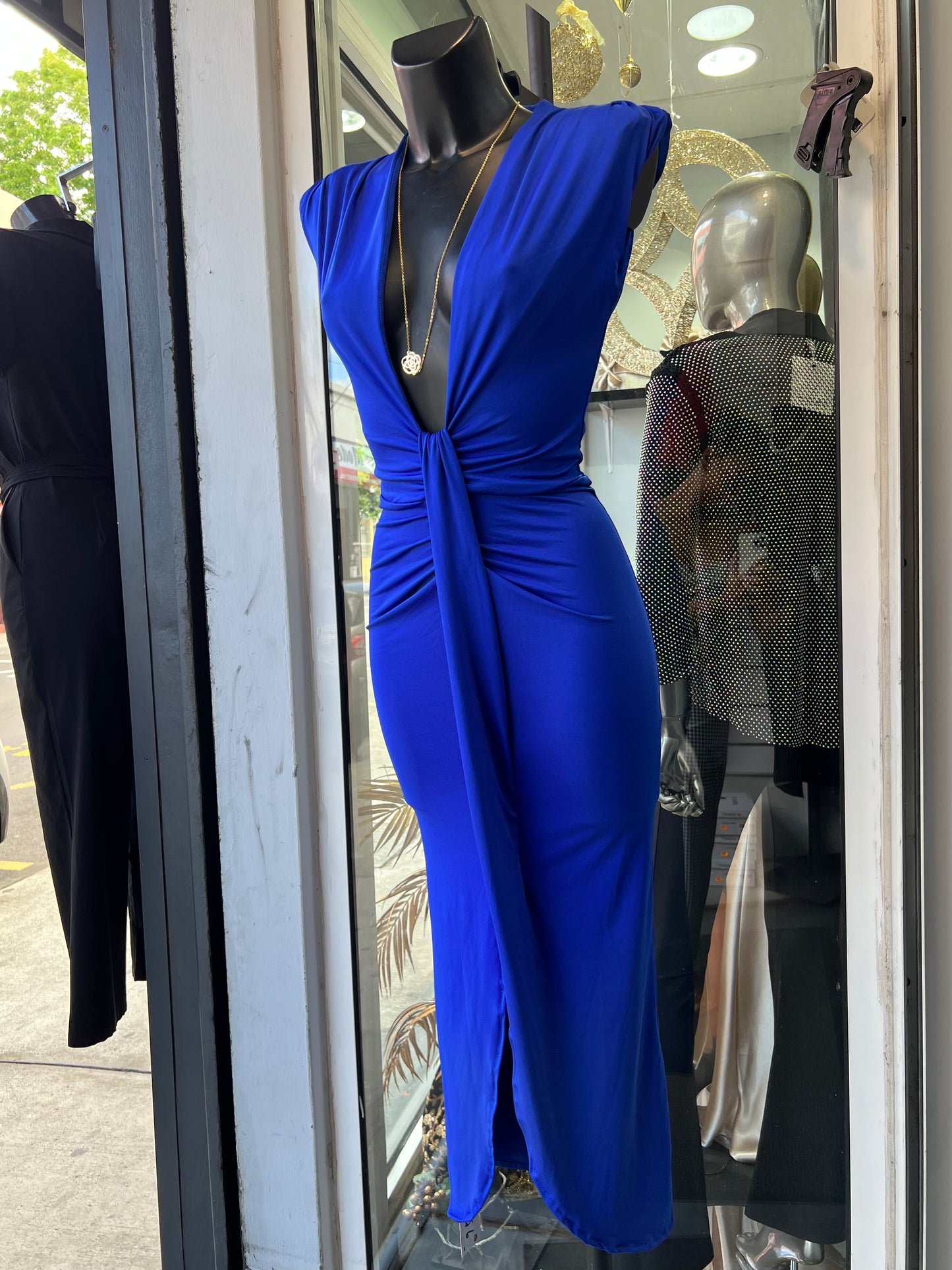 ROBE MAYNAH