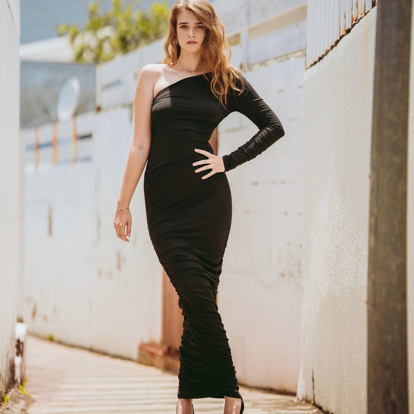 ROBE MENA
