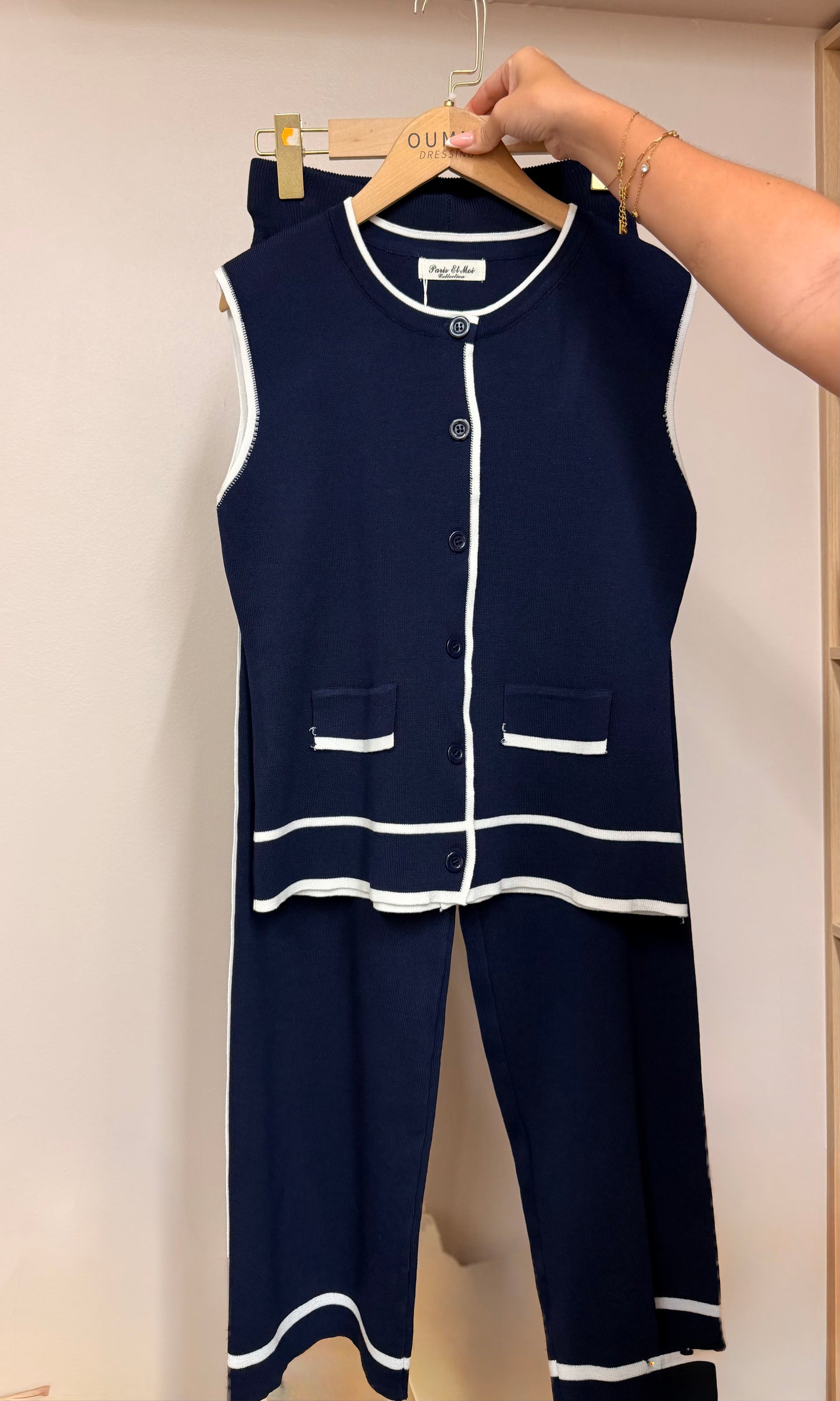 ENSEMBLE LOUISE